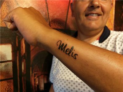 melis-isim-dovmesi---name-tattoos