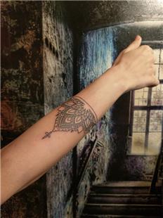 Alt Kol zerine Mandala Motifi Dvme / Mandala Tattoo on Arm