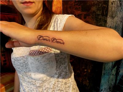 derin-demir-bilege-isim-dovmeleri---name-tattoos