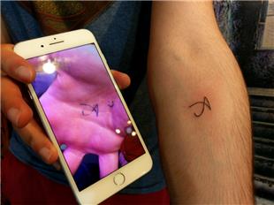 El izimi A Harfi Dvmesi / Hand Drawn A Word Tattoos